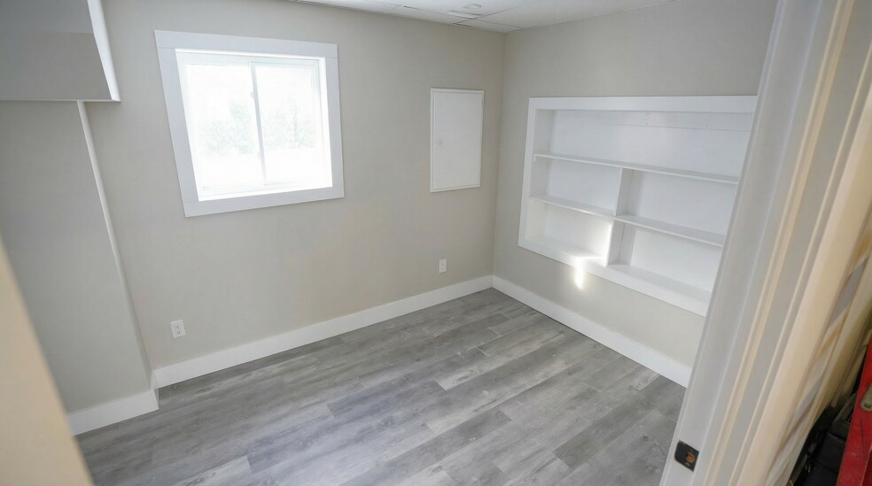 More Photos Of 39 Shade St, Cambridge General Retail For Lease