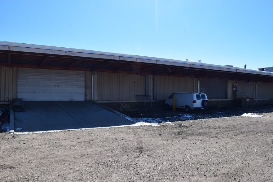 More Photos Of 5200 E Smith Rd, Denver Manufacturing For Lease