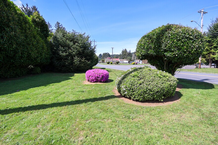 More Photos Of 2133 Winchester ave, Reedsport Freestanding For Sale