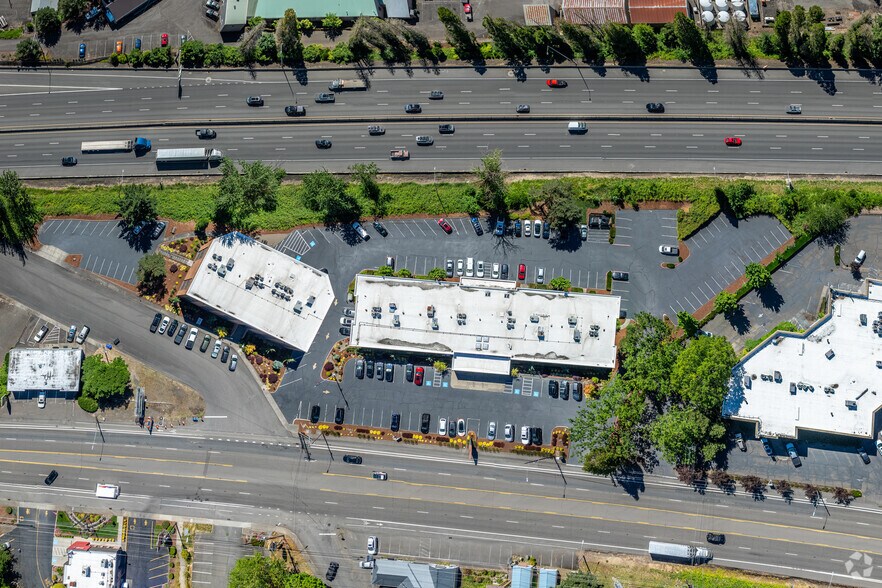 More Photos Of 9500 SW Barbur Blvd, Portland Unknown For Lease