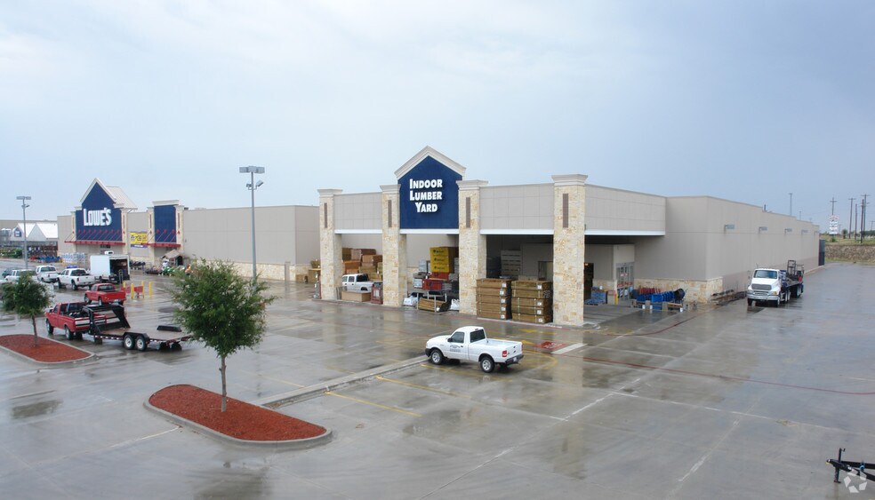 More Photos Of 116-142 E Interstate 20, Weatherford Unknown For Lease