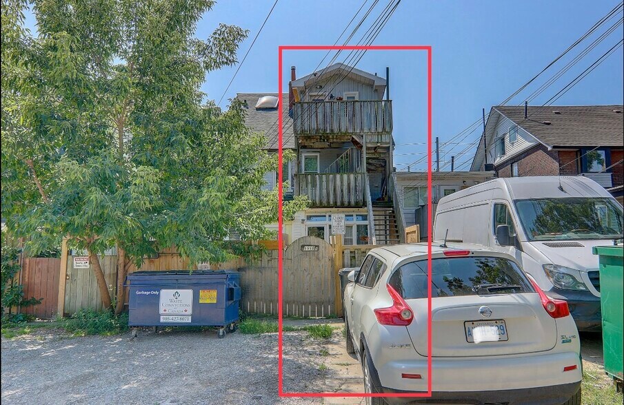 More Photos Of 1918 Queen St E, Toronto Storefront Retail Residential For Sale