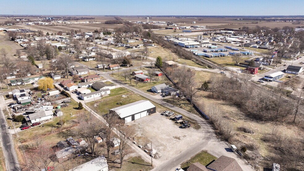 More Photos Of 200 Mounts st, Carlinville Industrial For Sale