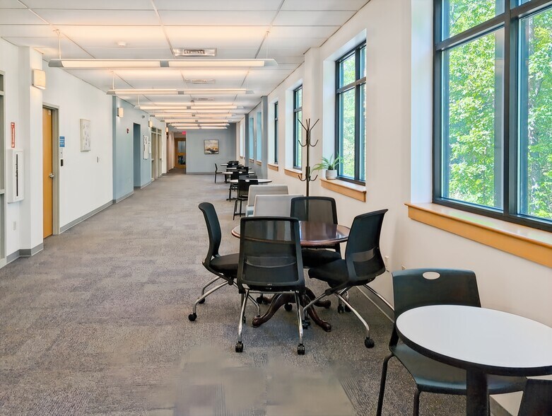 More Photos Of 41 Hutchins Dr, Portland Coworking Space