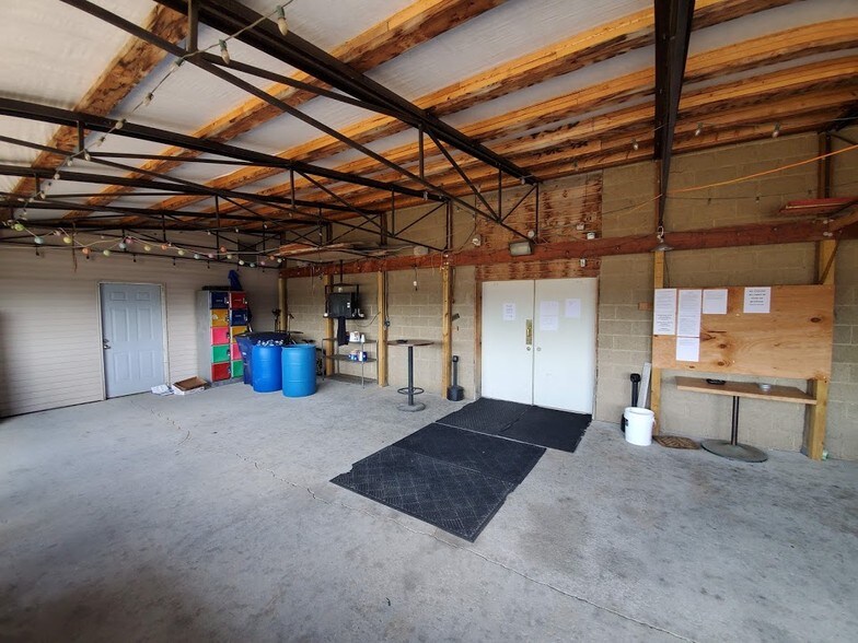 More Photos Of 407 S Mill St, Rushford Restaurant For Sale