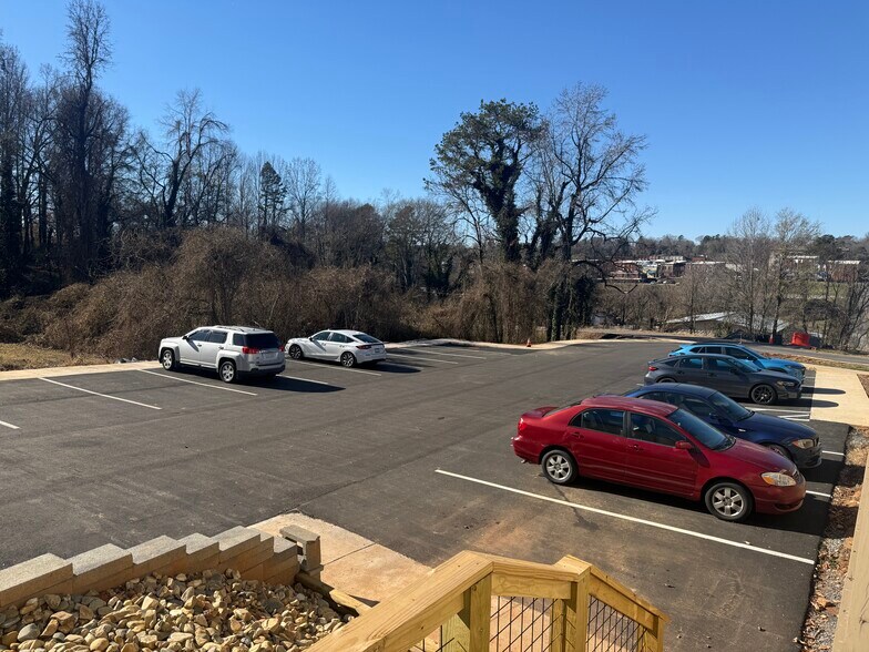 More Photos Of 198 Cowan St, Rutherfordton Apartments For Sale