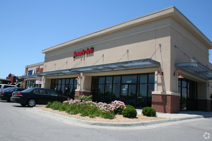 More Photos Of 1850-1860 Chipman Rd, Lee's Summit Unknown For Lease