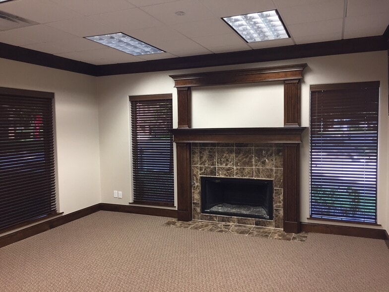 More Photos Of 1404 Gables Ct, Plano Office Residential For Lease