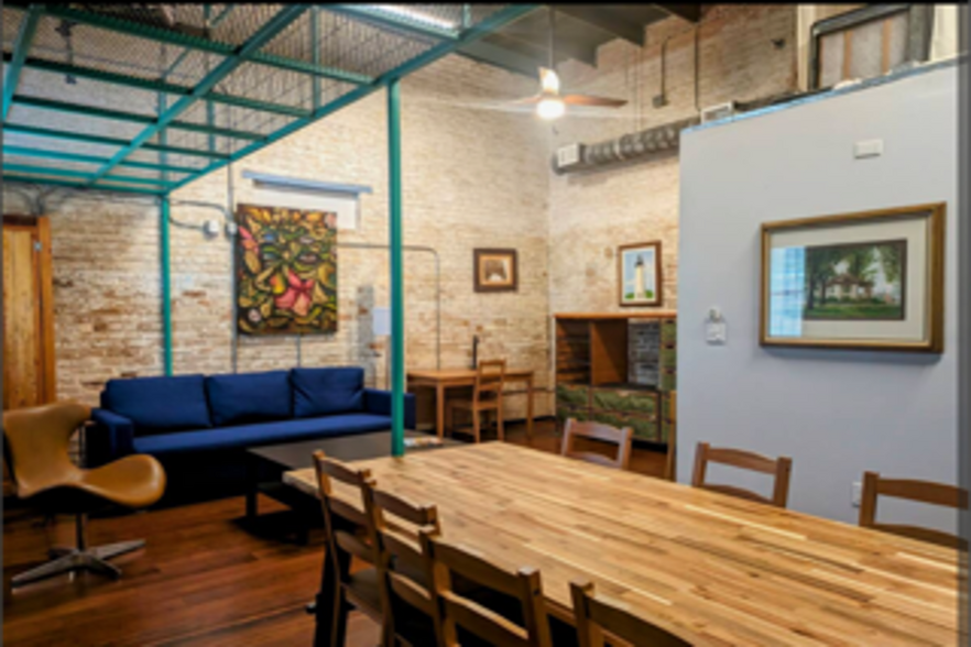 More Photos Of 828 E 15th St, Brownsville Office For Sale