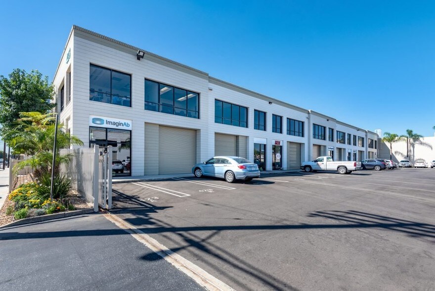 More Photos Of 419 S Hindry Ave, Inglewood Unknown For Lease