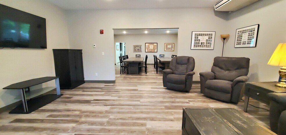 More Photos Of 404 W 7th St, Hays Sorority Fraternity House For Sale