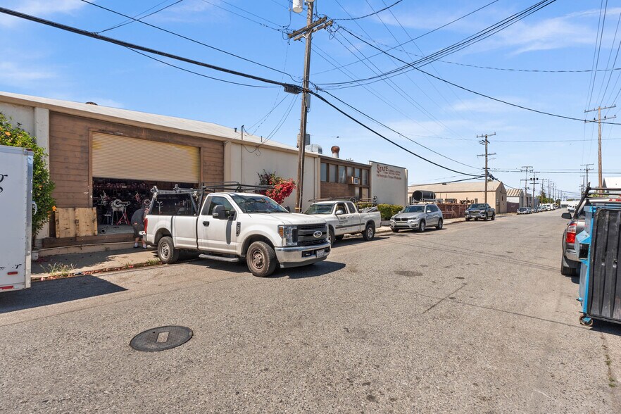More Photos Of 1000 American St, San Carlos Warehouse For Sale