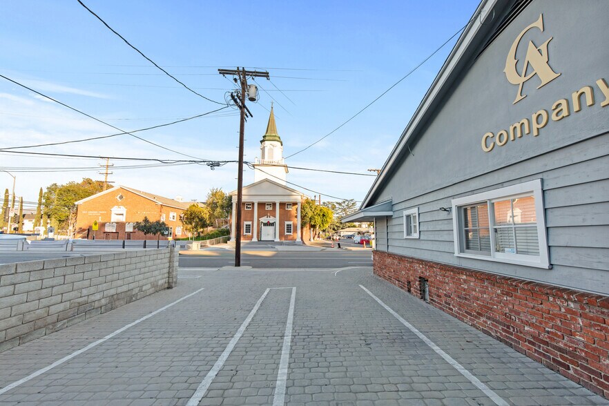 More Photos Of 4383 Colfax Ave, Studio City Office For Sale