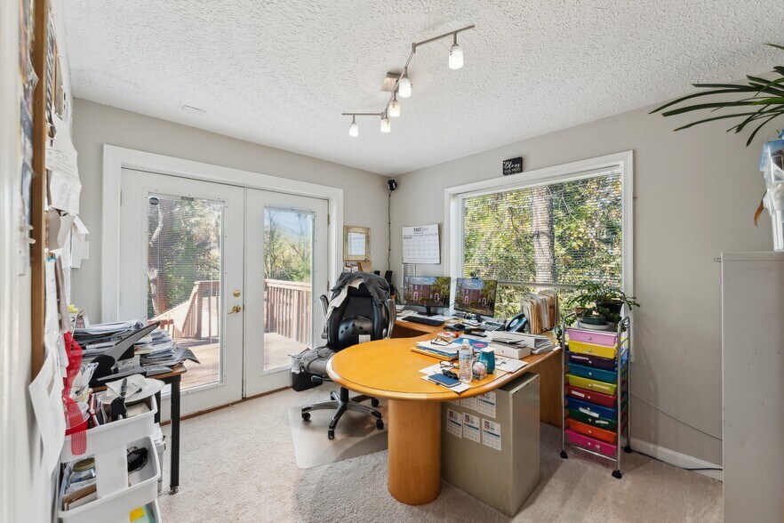 More Photos Of 5730 Biscayne dr, Alexandria Office For Sale