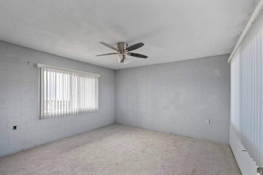 More Photos Of 18142 Navajo Rd, Apple Valley Truck Terminal For Lease