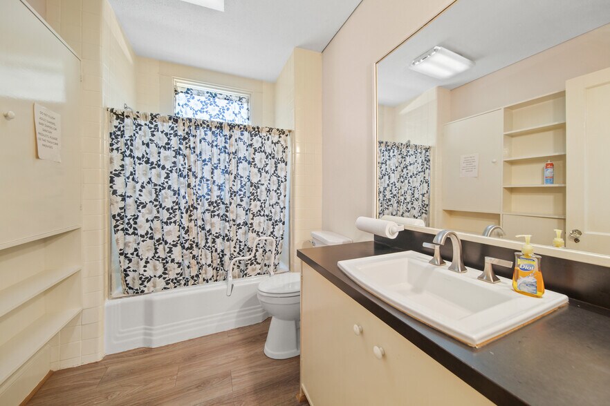 More Photos Of 217 Mocksville Ave, Salisbury Office Residential For Sale