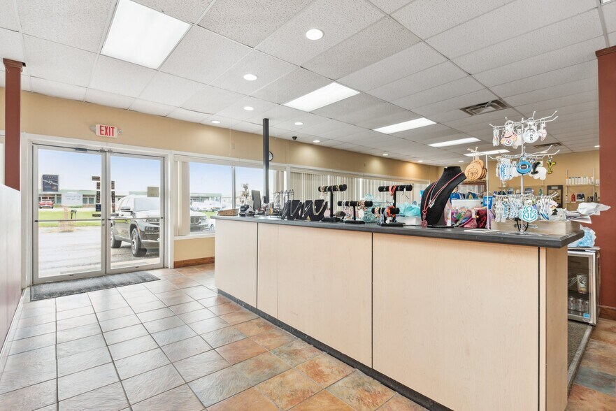 More Photos Of 470 Tucker Dr, Maysville Storefront Retail Office For Sale