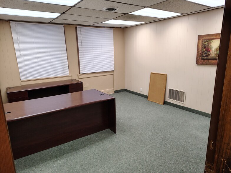 More Photos Of 26 Harvester Ave, Batavia Medical For Lease