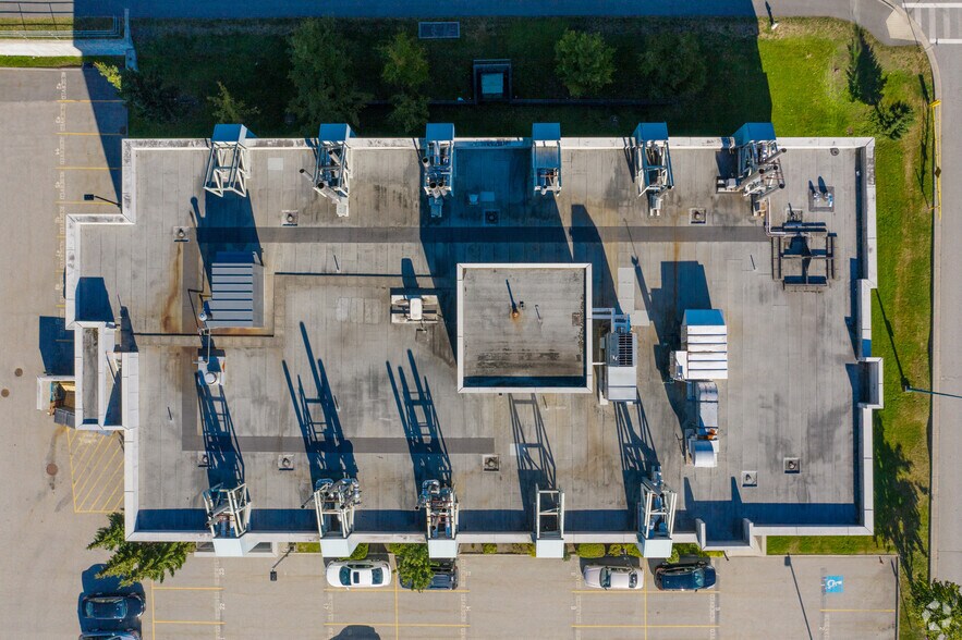 More Photos Of 4475 Wayburne Dr, Burnaby Medical For Lease