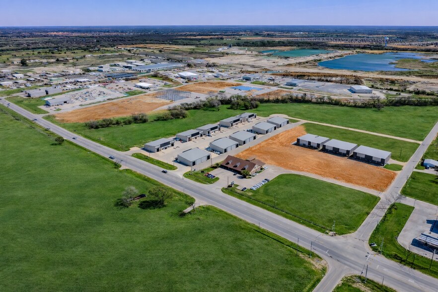 More Photos Of 4620 US 377 Hwy, Aubrey Unknown For Lease