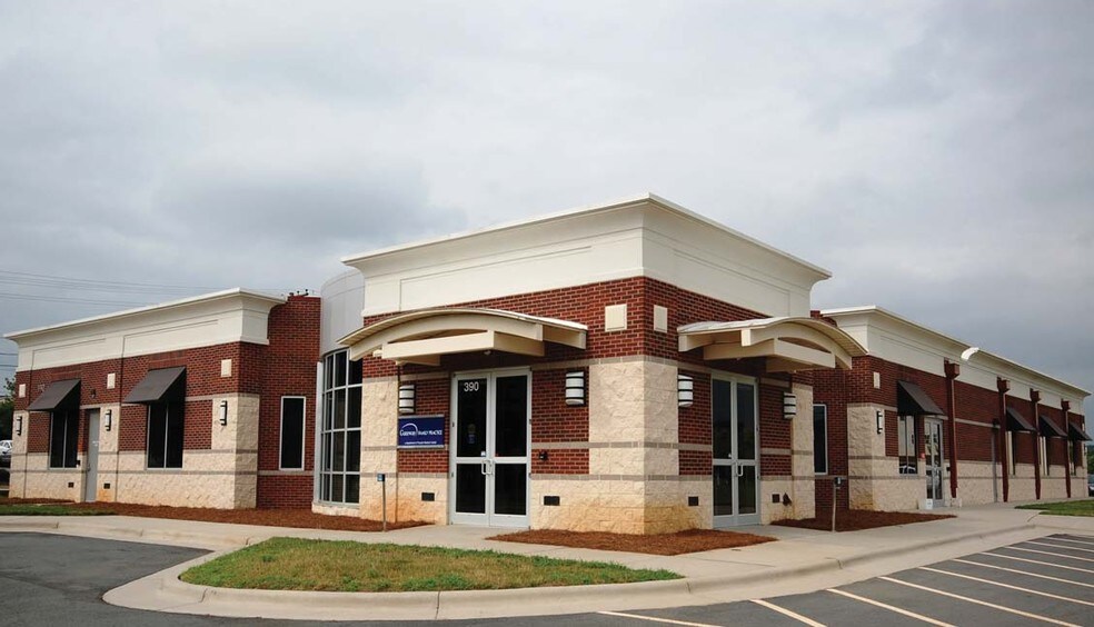 More Photos Of 390 W Salem Ave, Winston-Salem Medical For Sale