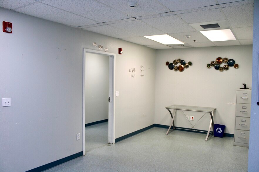 More Photos Of 135 Carmen Ln, Santa Maria Rehabilitation Center For Lease