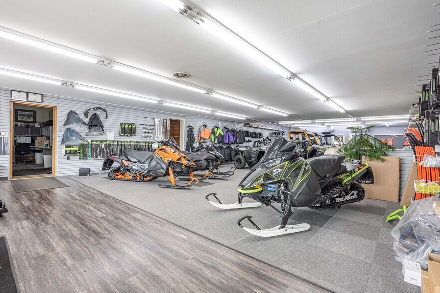 More Photos Of 4150 State Highway 13, Wisconsin Dells Freestanding For Sale