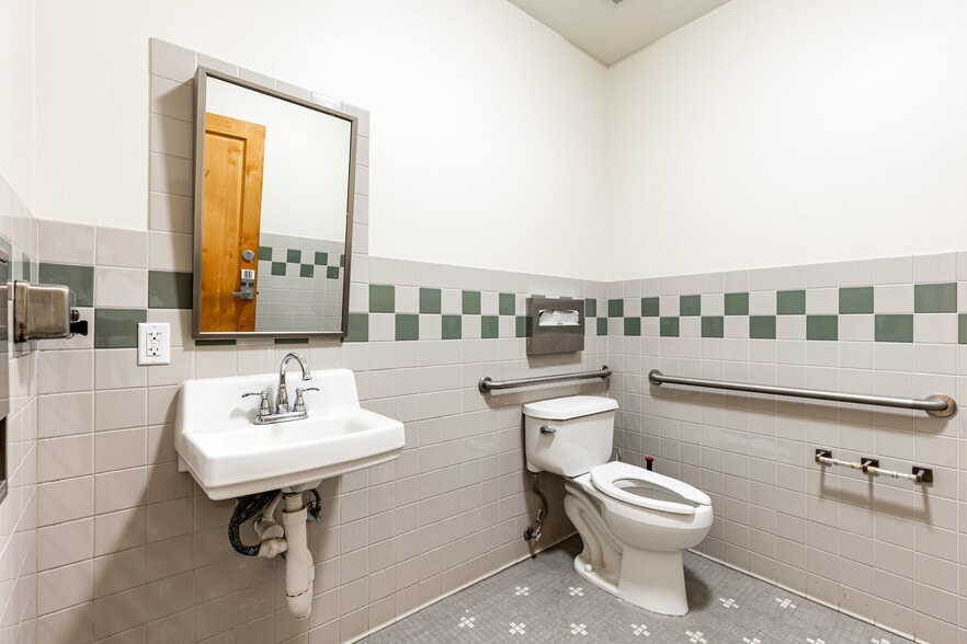 More Photos Of 331 N 1st Ave, Phoenix Office Residential For Lease