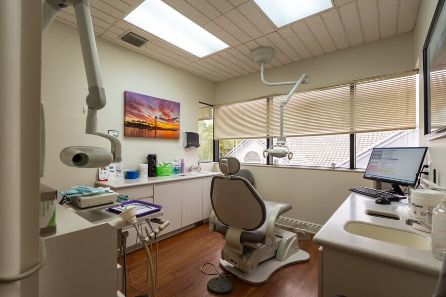 More Photos Of 1704-1726 N University Dr, Coral Springs Medical For Lease