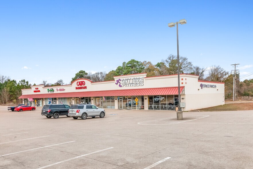 More Photos Of 1101 Stone St, Kilgore Freestanding For Lease