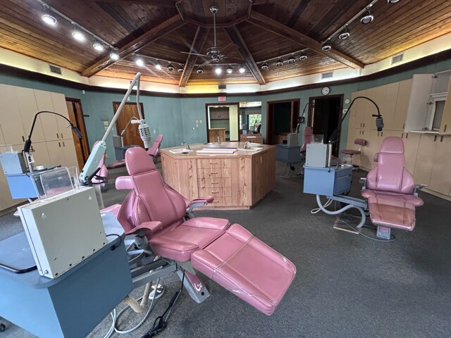 More Photos Of 9806 N 56th St, Temple Terrace Medical For Lease