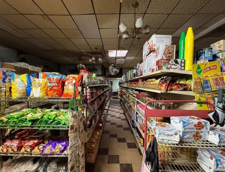 More Photos Of 10224 Conant St, Hamtramck Storefront For Sale