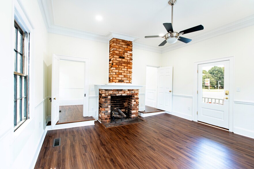 More Photos Of 125 S Milledge Ave, Athens Office Residential For Lease