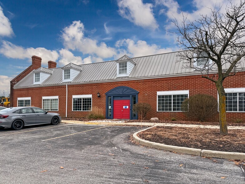 More Photos Of 16700-17000 W Bluemound Rd, Brookfield Coworking Space