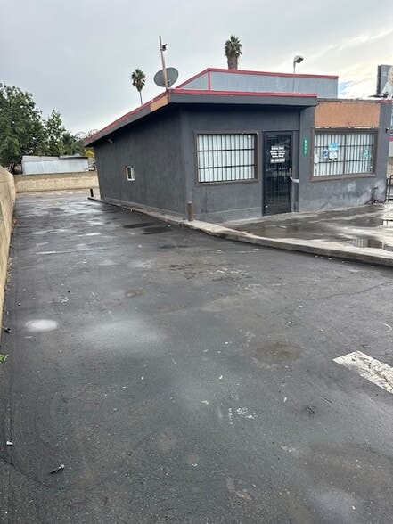 More Photos Of 6111 University Ave, San Diego Auto Dealership For Lease