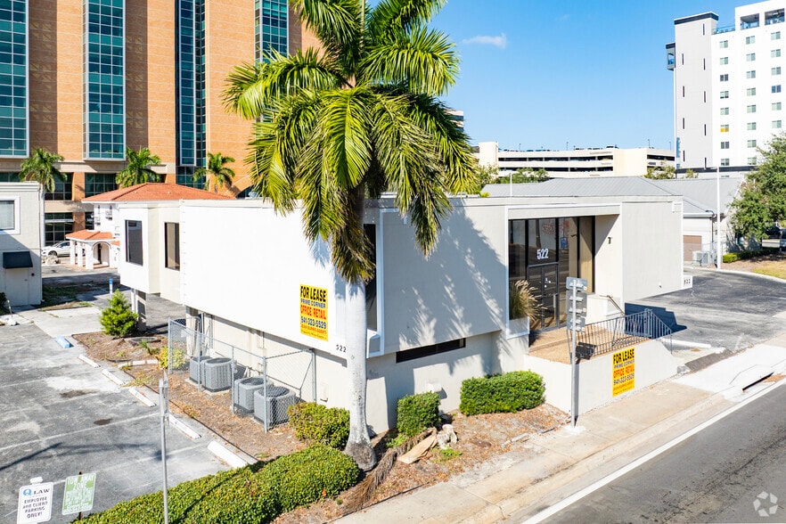 More Photos Of 524 9th St W, Bradenton Medical For Lease