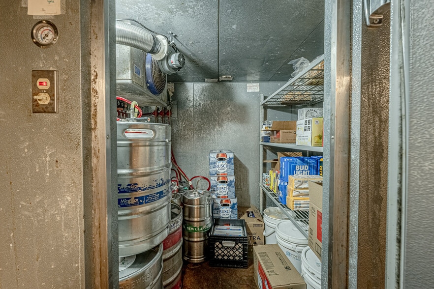 More Photos Of 127 W Main St, Belleville Restaurant For Sale