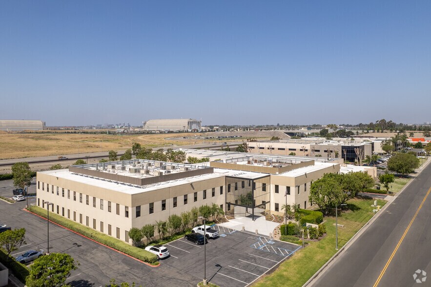 More Photos Of 2742 Dow Ave, Tustin Office For Sale