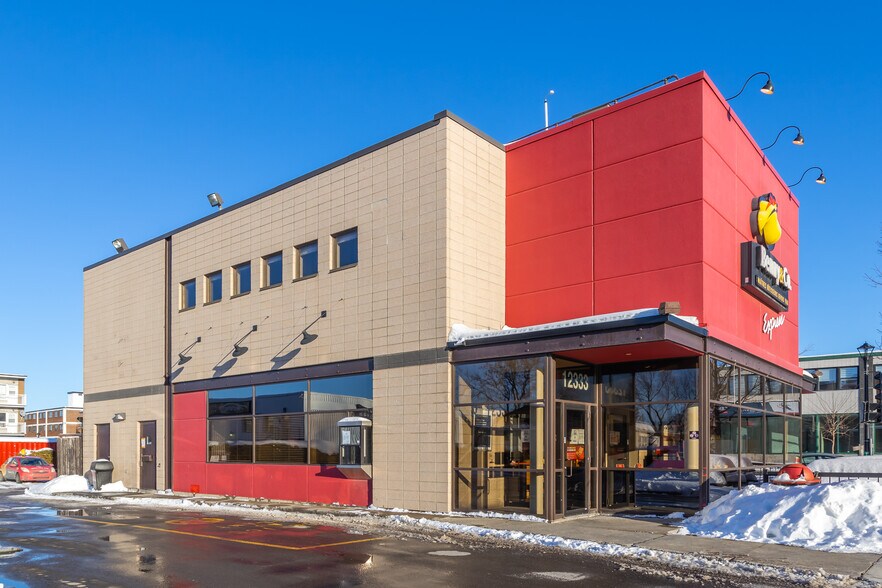 More Photos Of 12333 Boul Laurentien, Montréal Restaurant For Sale