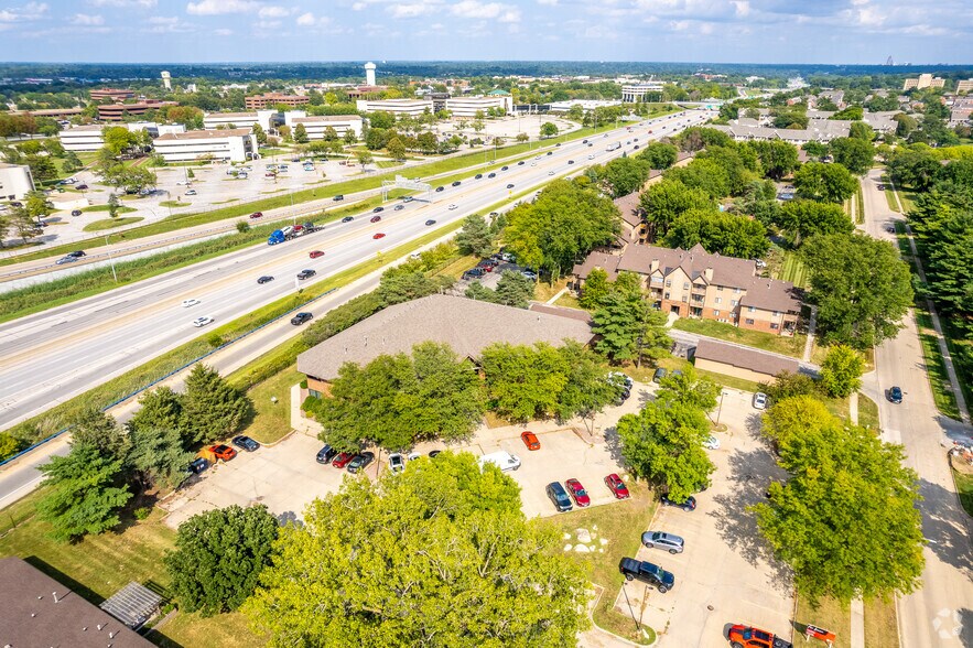 More Photos Of 4949 Pleasant St, West Des Moines Office For Lease