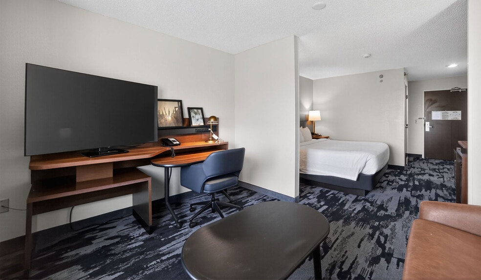 More Photos Of 1945 W Southwest Loop 323, Tyler Hotel For Sale