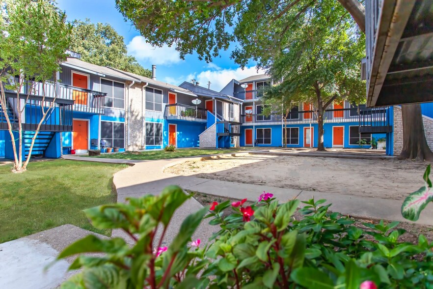 More Photos Of 2850 Clydedale Dr, Dallas Apartments For Sale