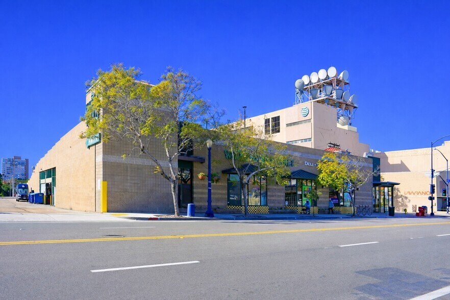 More Photos Of 711 University Ave, San Diego Supermarket For Sale