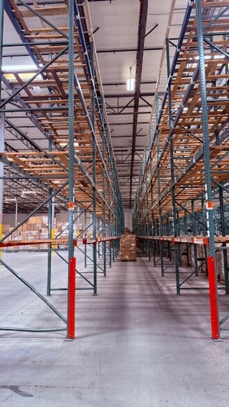More Photos Of 11450 Philadelphia St, Jurupa Valley Distribution For Lease