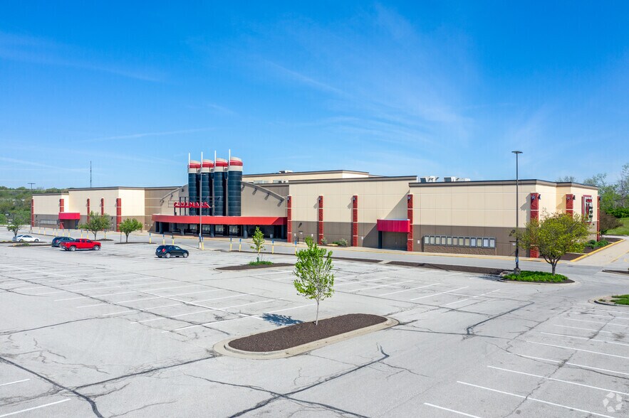 More Photos Of 5710-5840 Antioch Rd, Merriam Unknown For Lease