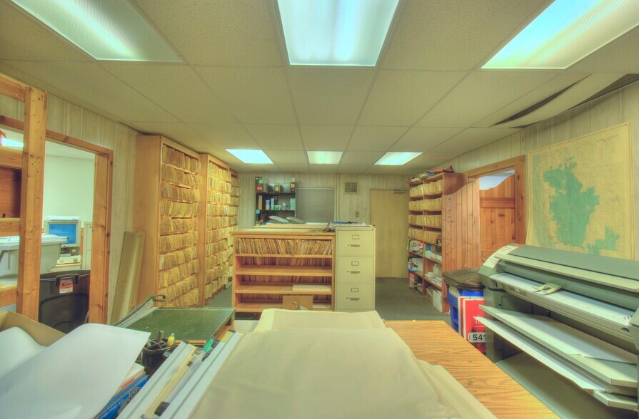 More Photos Of 29820 Ellensburg Ave, Gold Beach Office For Sale