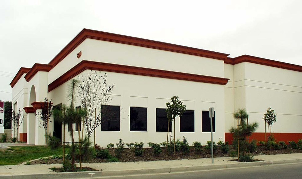 More Photos Of 820 Poinsettia St, Santa Ana Warehouse For Sale