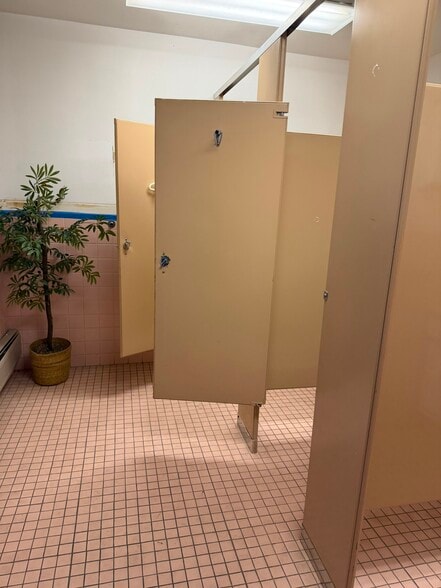 More Photos Of 1127 W Lehigh Ave, Philadelphia Religious Facility For Sale