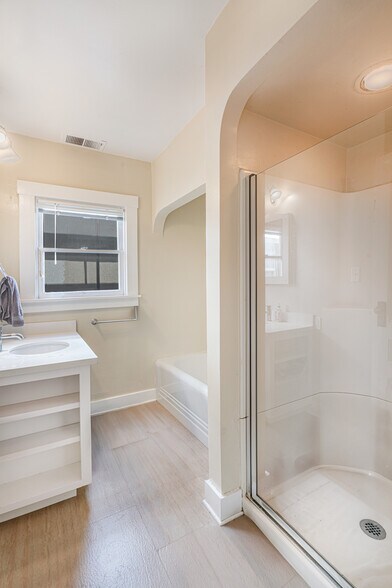 More Photos Of 418 Humboldt St, Santa Rosa Apartments For Sale