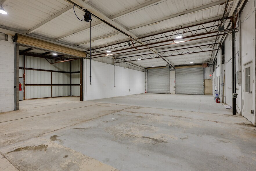 More Photos Of 1809 John McCain Rd, Colleyville Service For Sale